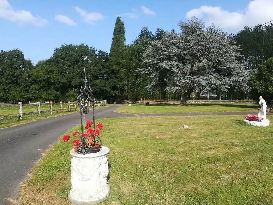 La Peupleraie Villa Begard 0*,